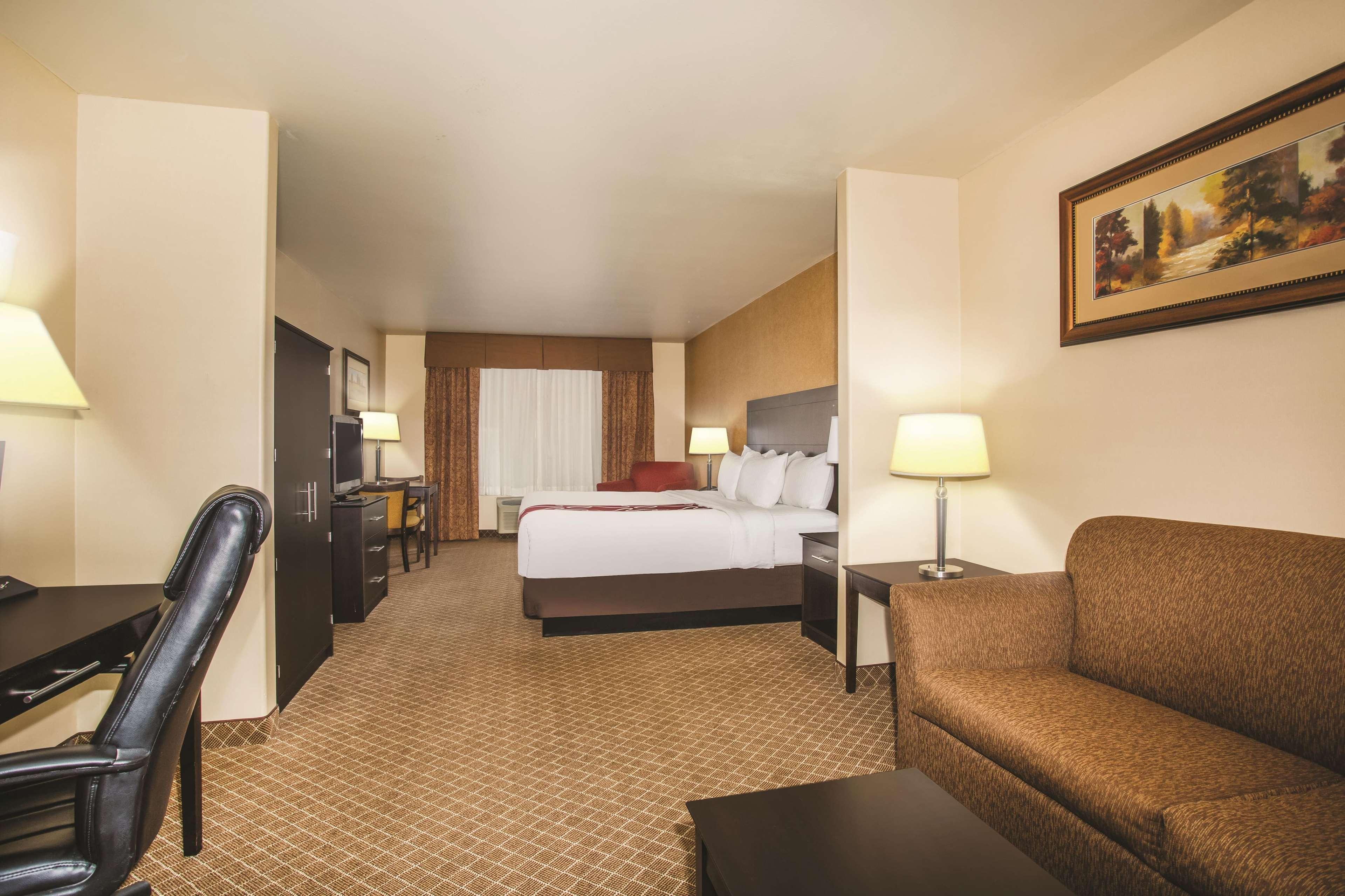 Hotel La Quinta By Wyndham Ely Exterior foto